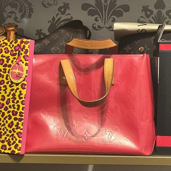 Louis Vuitton Reade PM in Monogram Vern is - Picture 9 of 9